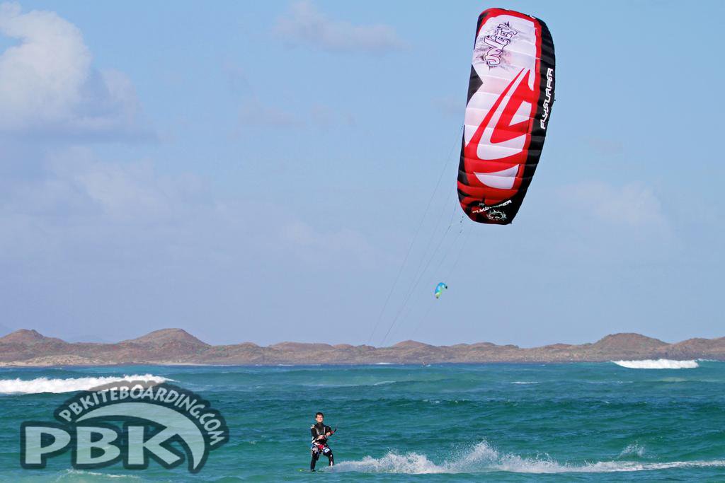 2011 Flysurfer Unity 6m 8m 10m 12m  Kiteboarding Kitesurfing Action Shots Kites Canada USA