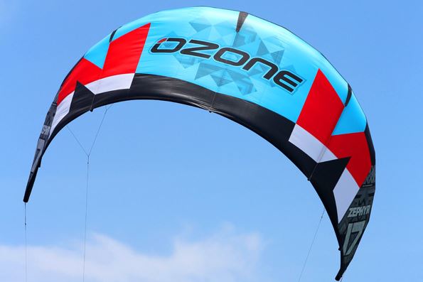 2013_Ozone_Zephyr_17m_Kiteboarding_Kites_Kitesurfing_Product_Shots_003